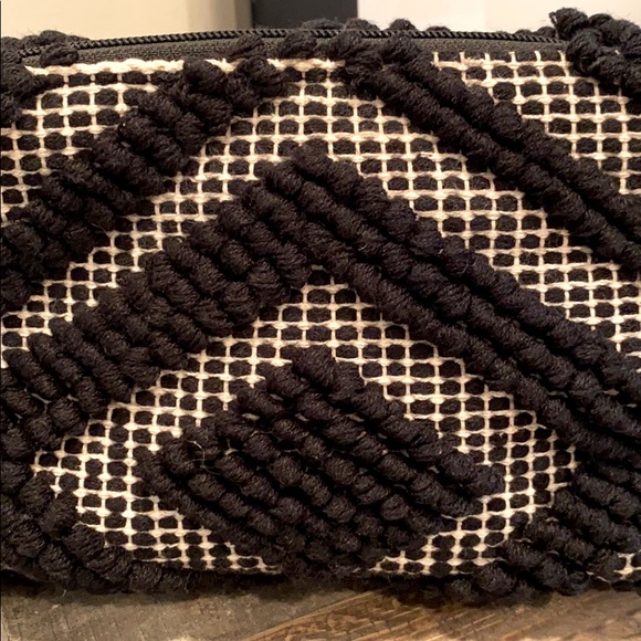 NWOT love stitch wristlet purse - Picture 3 of 8